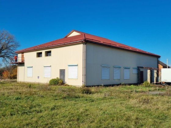 Супрунівка, центр, комерційна двоповерхова будівля 767.8м Супруновка