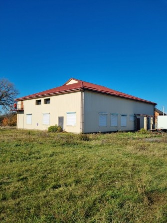 Супрунівка, центр, комерційна двоповерхова будівля 767.8м - фото 1