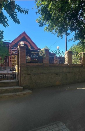 Продається Кафе 420 м² +готовий бізнес під ключ!
 +літній майданчик. - фото 1