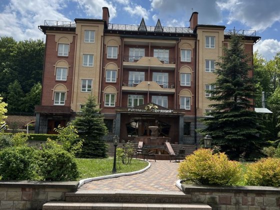 Продам готель в Сатанові Сатанів