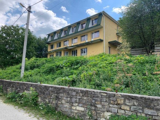 вигідна можливість: готель у серці курорту за привабливою ціною Сатанів