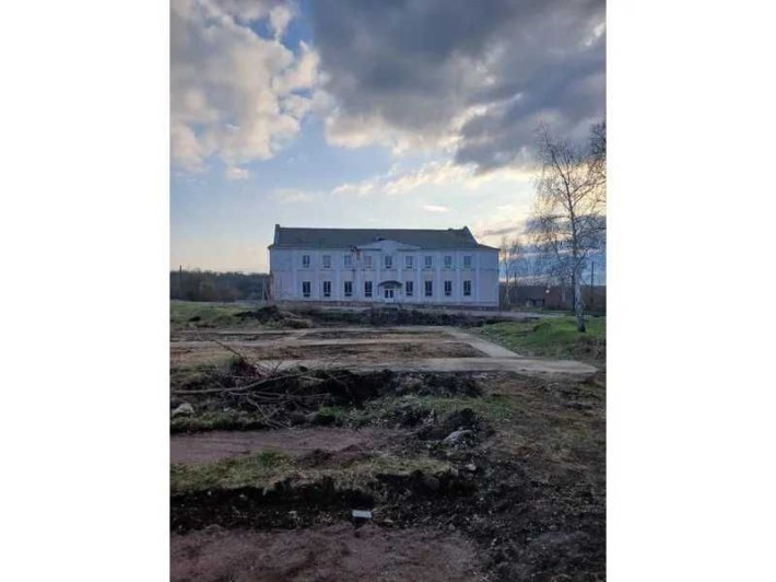 ПРОДАЖ - Нежитлова будівля, площею 986,2 кв.м.  місто Тальне. - фото 1