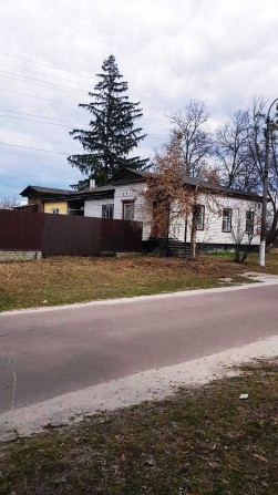Продам будинок в центрі - фото 1