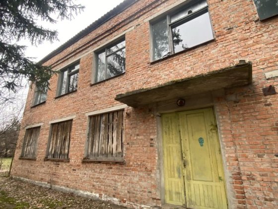 Продаж комерційного приміщення. 1600 кв. м. Козелець. Козелец