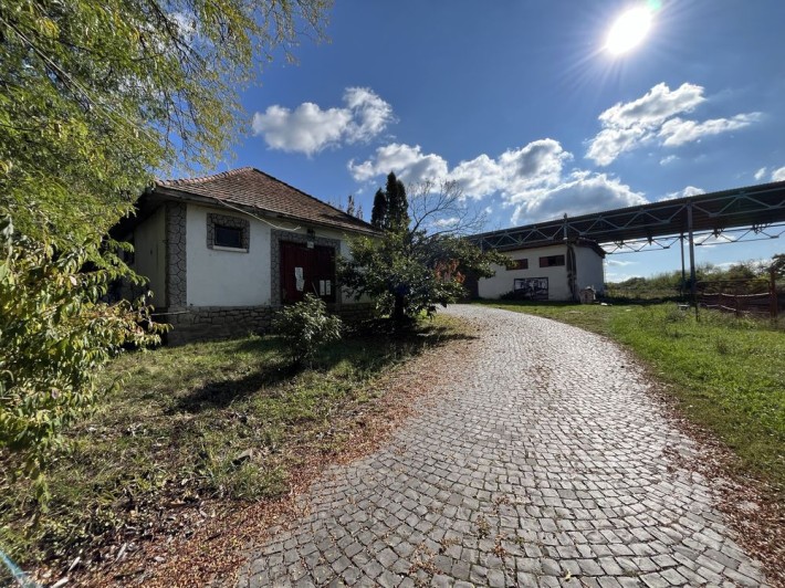 Оренда майновий комплекс виробничі офісні складські житлові приміщення - фото 1