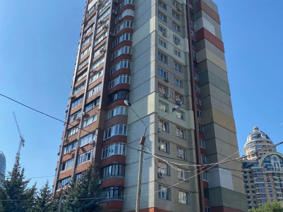 Продаж 3-к квартири вул.Старонаводницька вул.8а Печерський район Киев