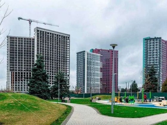 Продаж дворівньової квартири вул. Віктора Некрасова 10а Киев