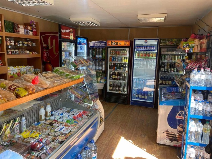 Сдам в аренду магазин ларек киоск маф 32 кв  улица Соборная 63 - фото 1