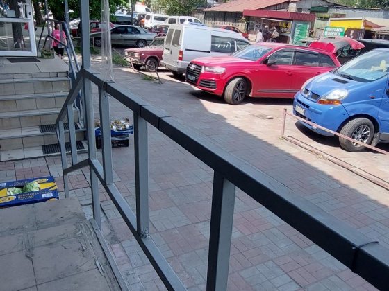 Центр, пересічення вул Мурахтова і пр.Свободи , рай Центрального Ринку Каменское