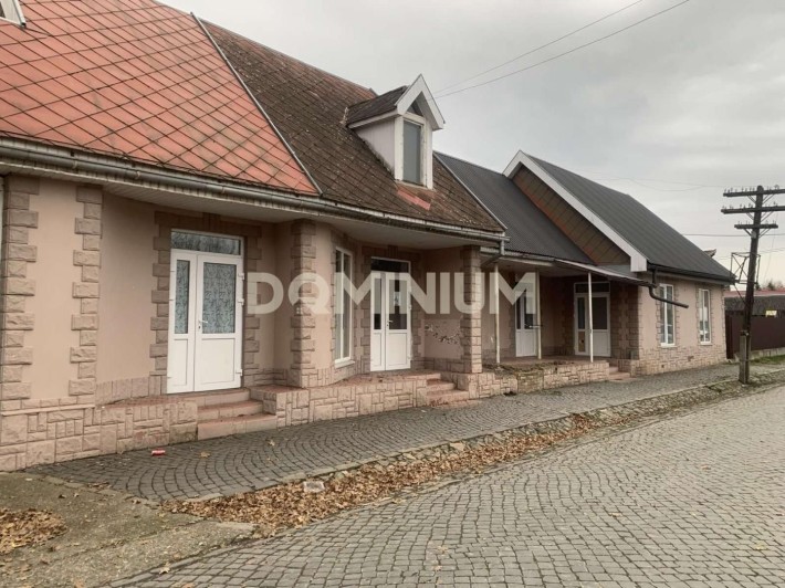 Кутове комерційне приміщення біля центру м.Виноградів - фото 1