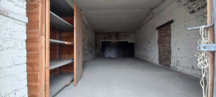 Сдам  Склад 200 кв.м   с открытыми   площадками в Гостомеле! - фото 1