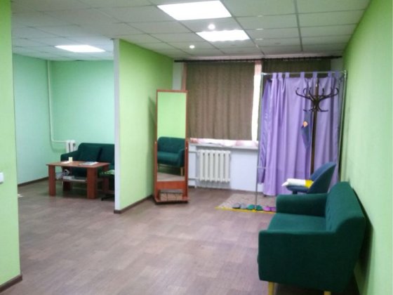 Здається 3-х кімнатна квартира - офіс з власним входом, м. Дружківка Дружковка