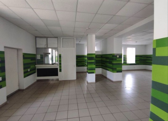 Торгове приміщення 250м2 - фото 1