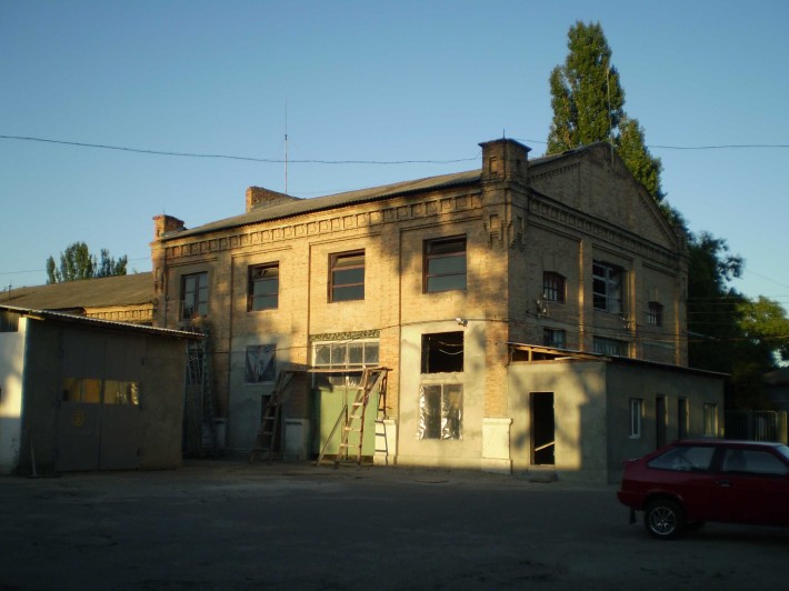 Аренда СТО. Боксы, мойка, шиномонтаж, малярка, помещения, склад. Центр - фото 1