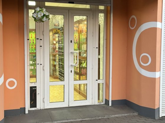 Аренда части магазина ( отдельный зал) в центре города Черноморск