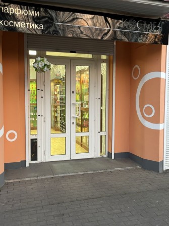 Аренда части магазина ( отдельный зал) в центре города - фото 1
