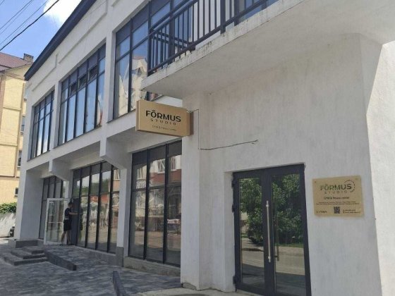 Здається в оренду комерційне фасадне приміщення в м. Калуш 220м2. Калуш