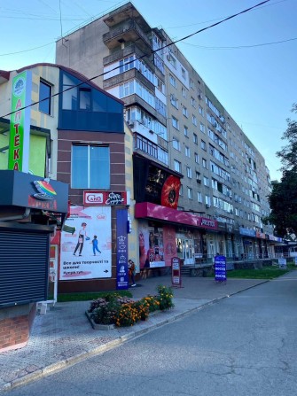 Оренда приміщення першого поверху 53 м.кв. на пр. Л.Українки 15а - фото 1