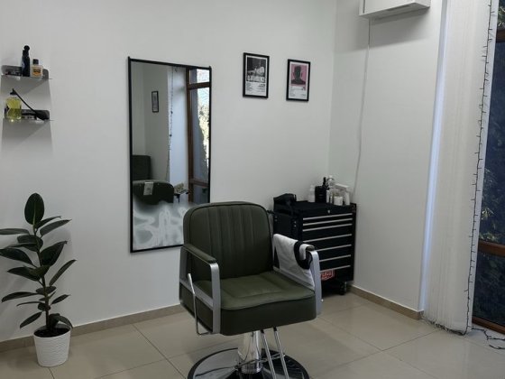 Оренда крісла/місце під крісло перукаря Ковель