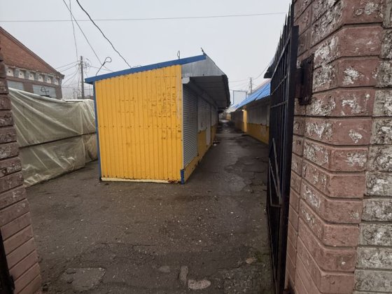 Маф при вході в Ринок, центральний ряд Берестин