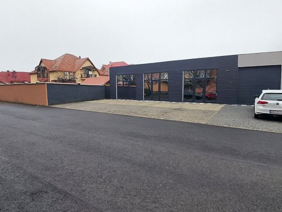 Комерційне приміщення в оренду  32м2_41м2_86м2 . Ремонт під  орендаря Мукачево