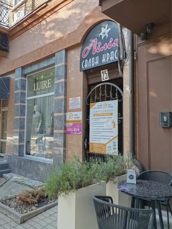 Здам в оренду робоче місце перукаря,майстра манікюра та педюкюра,візаж - фото 1