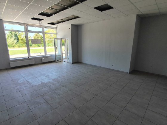 Нетішин оренда приміщення 65 м.кв. фасад навпроти Сільпо Нетішин