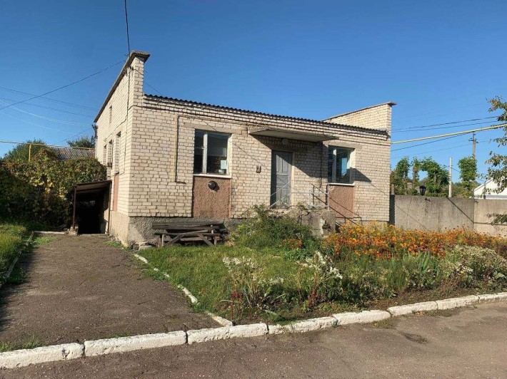 Оренда / Продаж комерційної бази, офісу, приміщення в Звягелі 0,75 га - фото 1