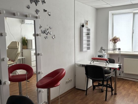 Аренда для мастера маникюра бровиста Павлоград