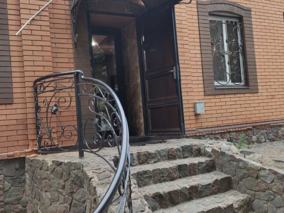 Здаеться примiщення в центрi мiста!.. Ромны