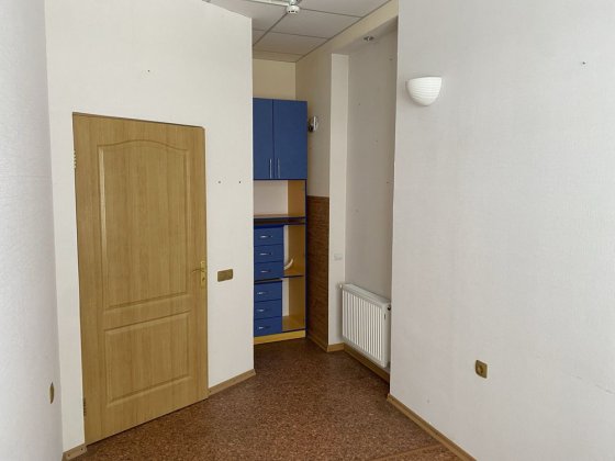 Оренда приміщення (окремий кабінет в будівлі)  9м.кв в м.Прилуки Прилуки