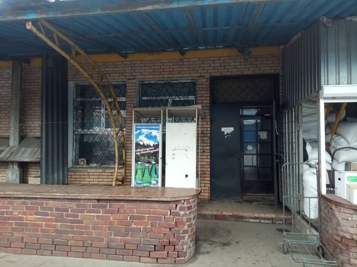 Сдается кафе на центральном рынке, в хорошем месте. - фото 1