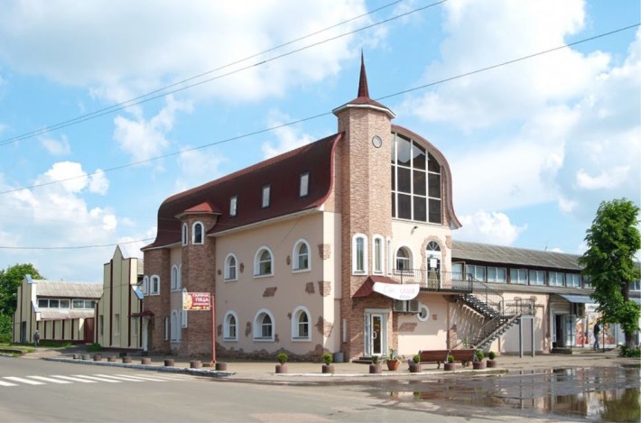 Приміщення в центрі міста, біля ринку - фото 1