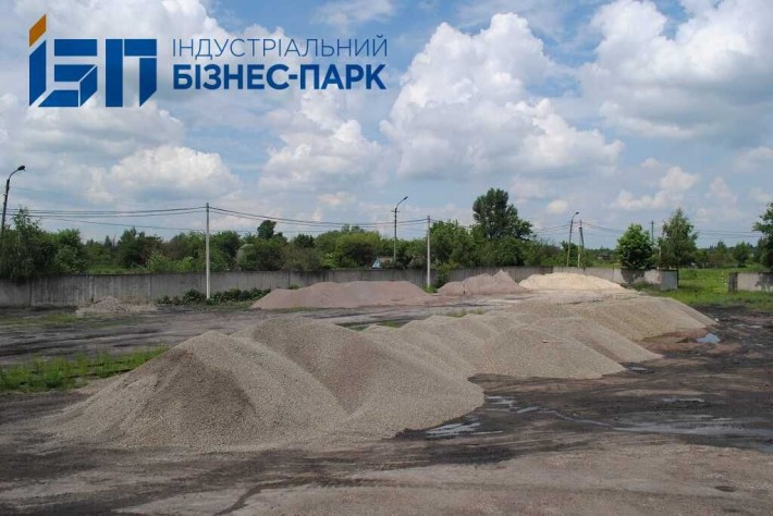 Оренда ділянка від 0.02 га з приміщеннями під бізнес у м. Червоноград - фото 1