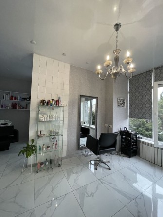 Оренда місце для перукаря, у діючій студіі - фото 1