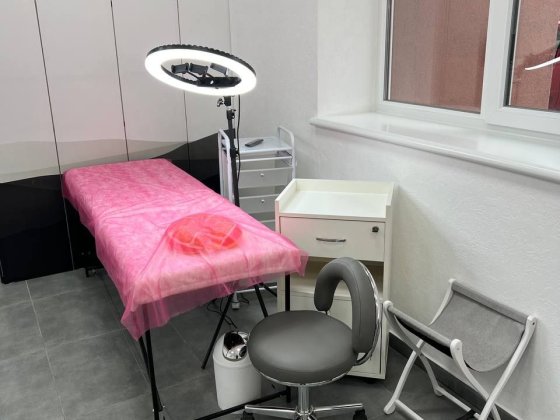 Оренда місця, стола,кушетки для майстрів лашмейкер,бровист,манікюр Хмельницкий