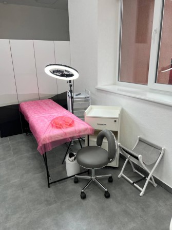 Оренда місця, стола,кушетки для майстрів лашмейкер,бровист,манікюр - фото 1