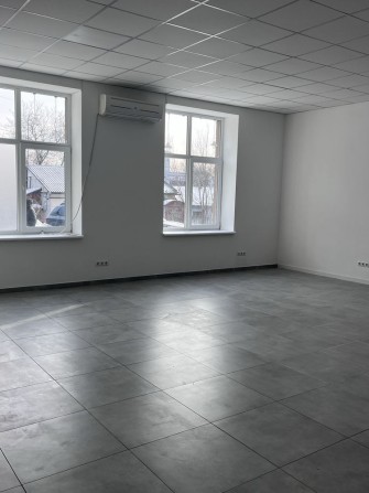 Фасадне приміщення. Ремонт в світлих тонах. - фото 1