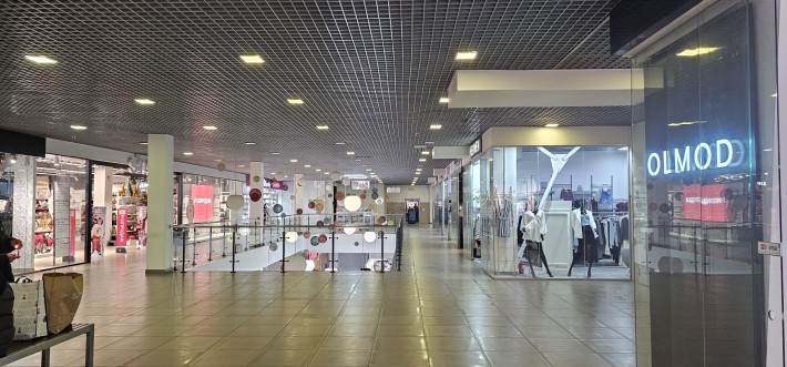 Здам в оренду торгову площу в ТЦ Квартал - фото 1