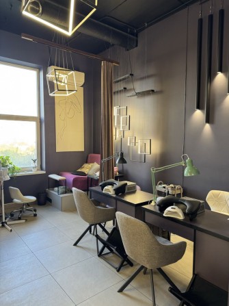 Оренда робочого місяця майстра манікюру - фото 1