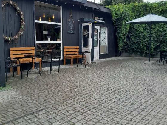 Приміщення в центрі прямо на Тролейбусній зупинці!!