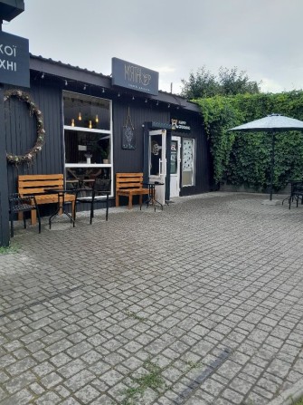 Приміщення в центрі прямо на Тролейбусній зупинці!! - фото 1