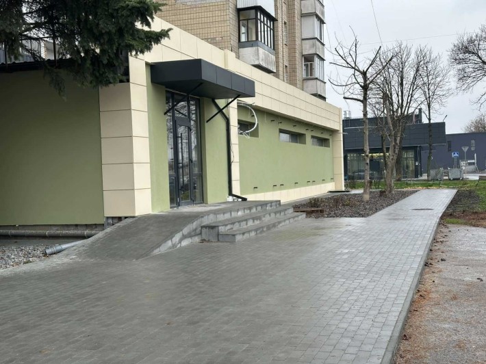 Здам 220м2! Фасад! Стоянка!Об'єкт біля нового АТБ в одній лінії!Центр! - фото 1