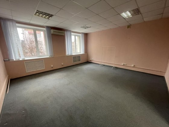 Офіс в центрі міста, є свій паркінг Хмельницкий