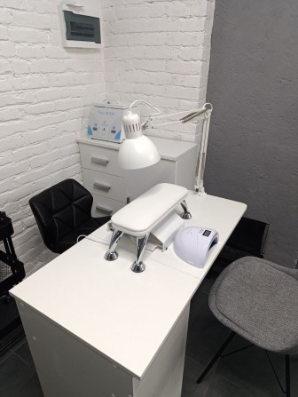 Оренда місця майстра манікюру - фото 1