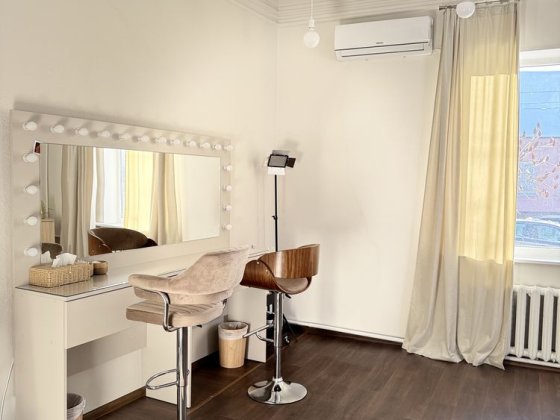Здається робоче місце для візажиста / бровіста / лешмейкера Біла Церква