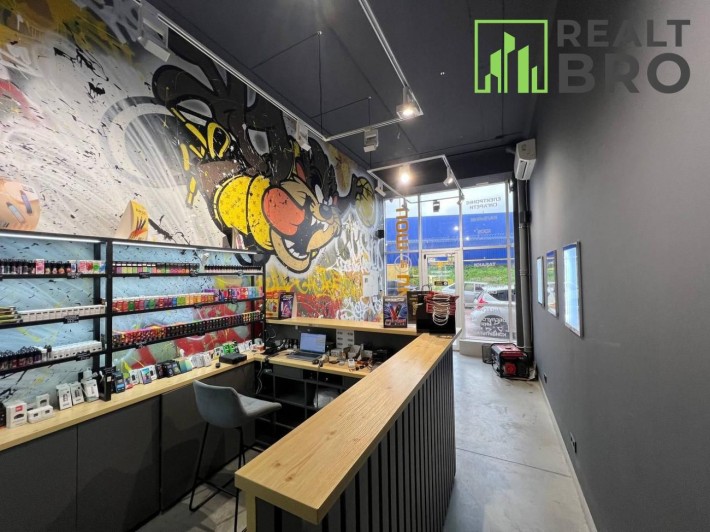 Фасадне приміщення в Набережному кварталі - фото 1