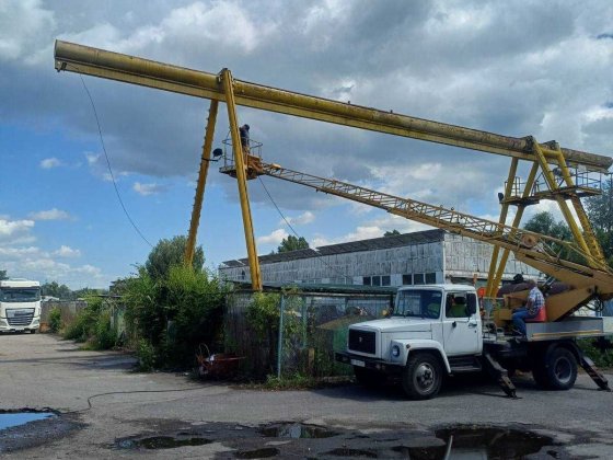 Аренда асфальтированной площадки с Козловым краном 5т. Борисполь