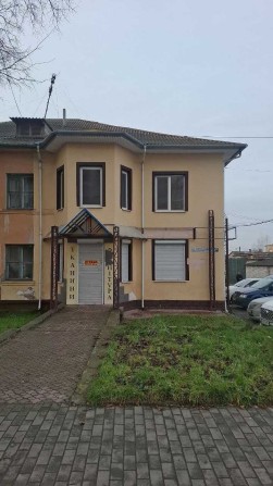 Оренда двоповерхового приміщення в центрі міста! Фасад! - фото 1