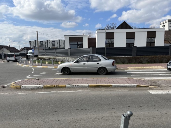 Фасадне комерційне примішення. - фото 1